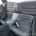 Porsche 944 2.5 Phase 2 – banquette arrière côté conducteur