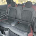 Mini John Cooper Works 2.0 231 ch – banquette arrière