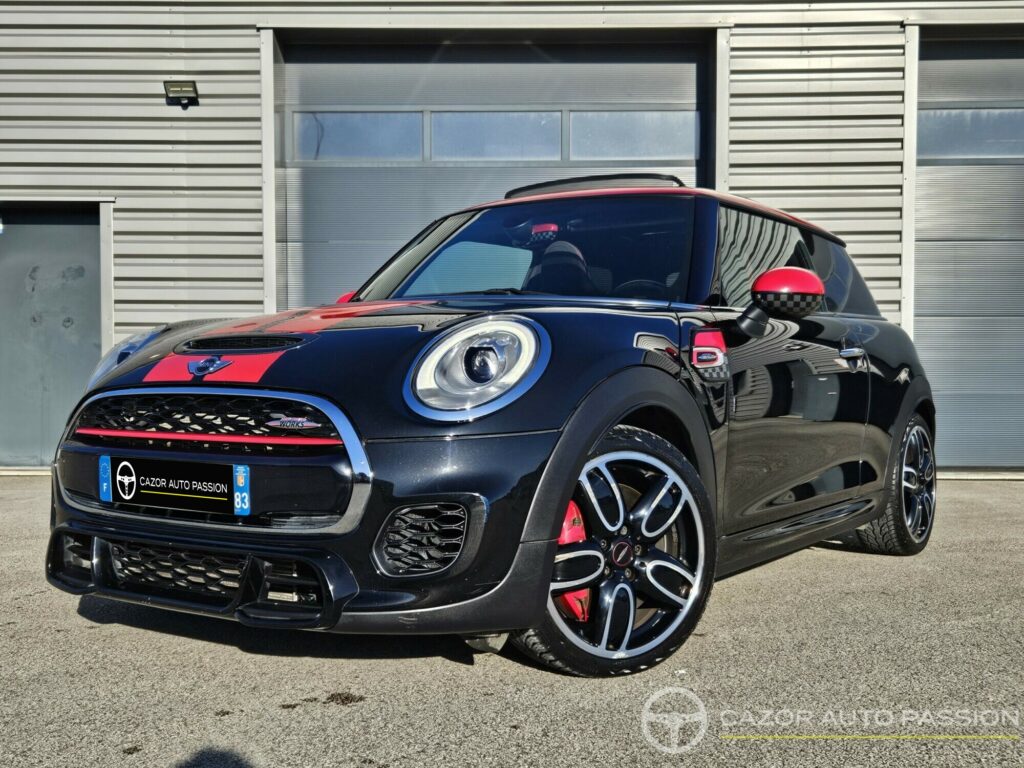 Mini John Cooper Works 2.0 231 ch – vue trois-quarts avant gauche