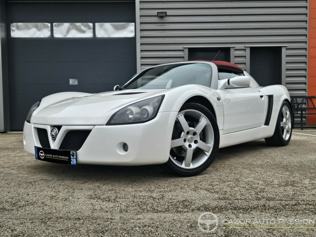 Opel Speedster / Vauxhall VX220 – vue trois-quarts avant gauche