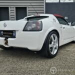 Opel Speedster / Vauxhall VX220 – vue trois-quarts arrière droite