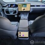 Tesla Model S Plaid – écran arrière et console centrale