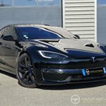 Tesla Model S Plaid – vue trois-quarts avant gauche