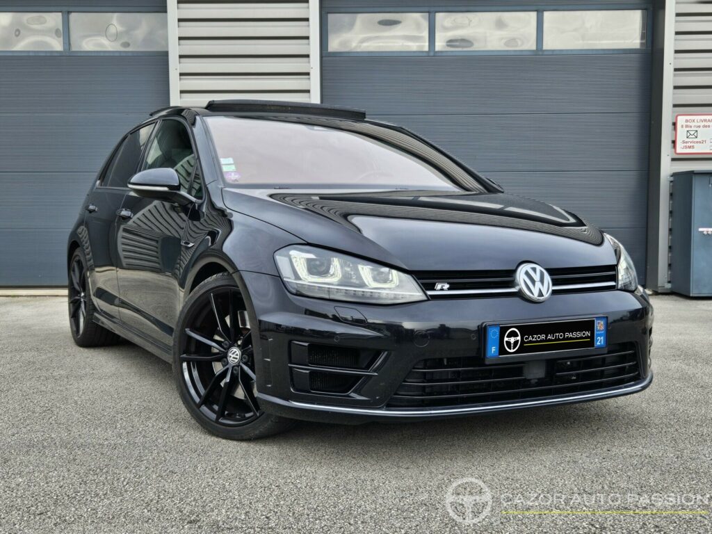 Volkswagen Golf 7 R 2.0 TSI 300ch DSG6 5 Portes — vue trois-quarts avant
