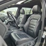 Volkswagen Golf 7 R 2.0 TSI 300ch DSG6 5 Portes — sièges avant côté conducteur