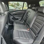 Volkswagen Golf 7 R 2.0 TSI 300ch DSG6 5 Portes — banquette arrière