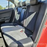 Mitsubishi Lancer Evo X 2,0 T 295 MR TC-SST — banquette arrière côté conducteur
