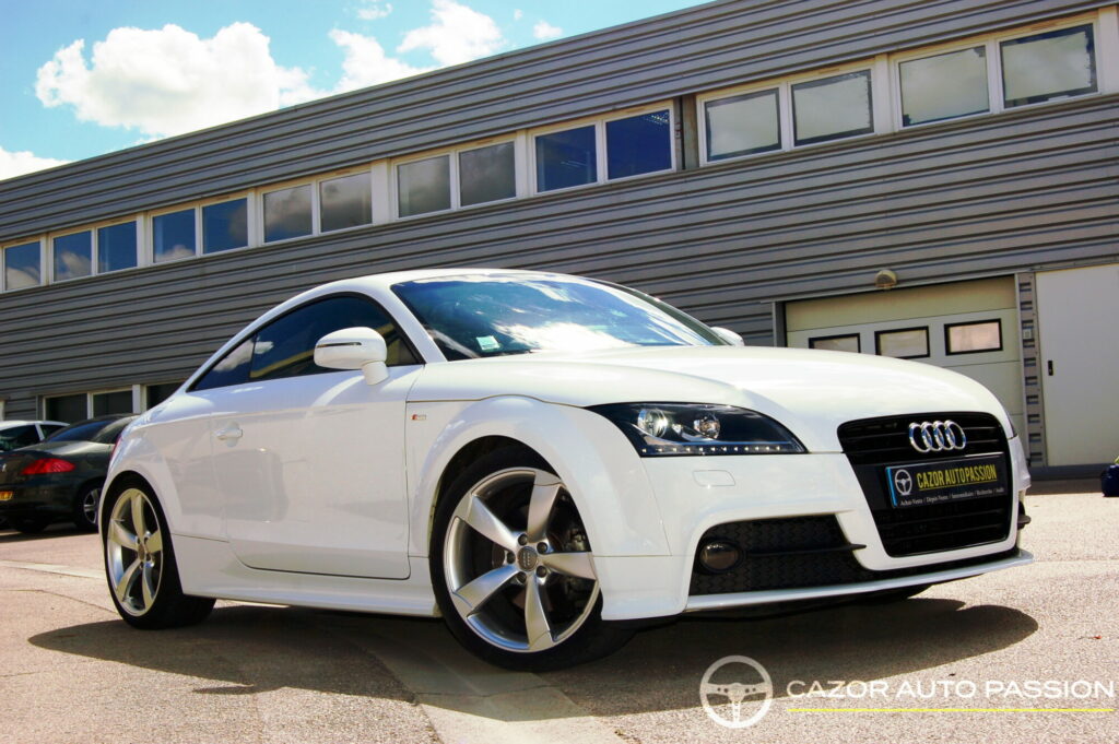 Audi TT 1.8 TFSI 160 ch Design Edition S tronic — vue trois-quarts avant opposée