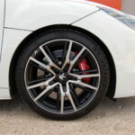 Peugeot RCZ R 1.6 THP 270 ch — jante avant opposée
