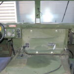 AM General Humvee M998 — Cargo / Transport de troupes — habitacle avant