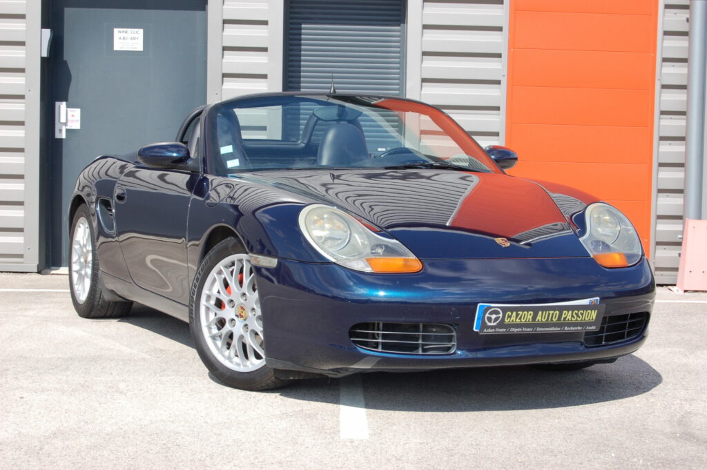 Porsche Boxster 986 2.5 204 ch — boîte manuelle — vue trois-quarts avant