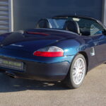 Porsche Boxster 986 2.5 204 ch — boîte manuelle — vue arrière décapotée