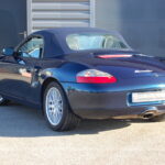Porsche Boxster 986 2.5 204 ch — boîte manuelle — vue trois-quarts arrière