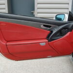 Mercedes SL 500 Pack AMG (R230) 306 ch — contre-porte conducteur