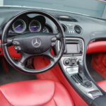 Mercedes SL 500 Pack AMG (R230) 306 ch — poste de conduite