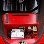 Intermeccanica 356 Speedster 1958 Replica — coffre avant, batterie