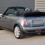Mini Cooper S Cabriolet 1.6 170 ch — vue trois-quarts arrière décapotée