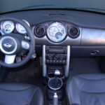 Mini Cooper S Cabriolet 1.6 170 ch — poste de conduite, vue complémentaire
