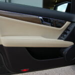 Mercedes Classe C 350 Avantgarde Pack AMG 7G-Tronic (W204) — contre-porte conducteur