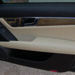 Mercedes Classe C 350 Avantgarde Pack AMG 7G-Tronic (W204) — contre-porte passager