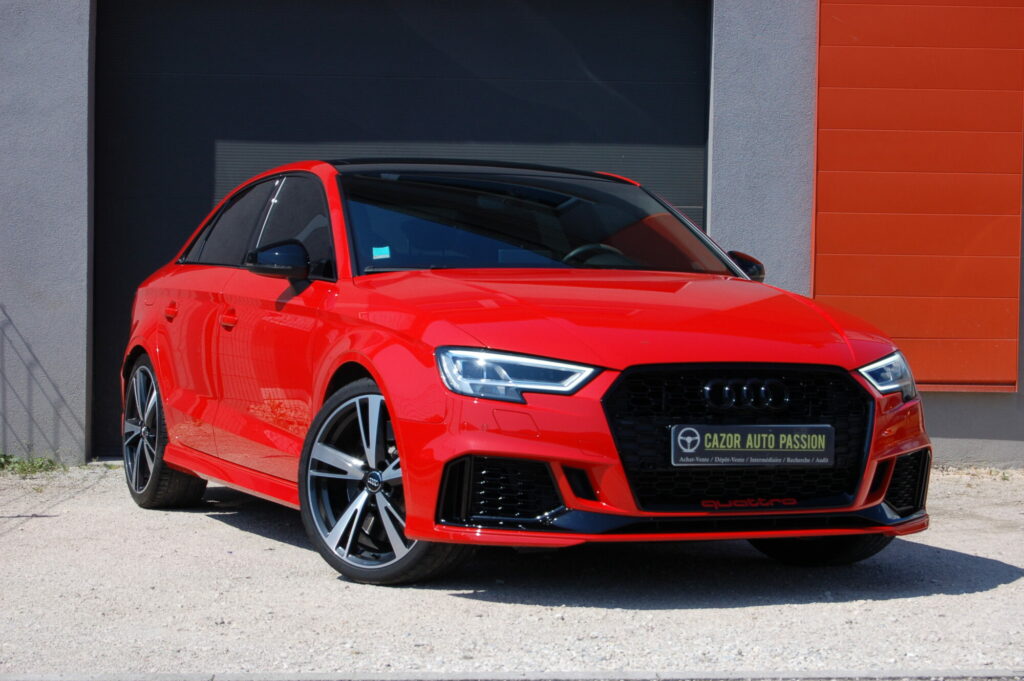 Audi RS3 Berline 2.5 TFSI 400 ch Quattro S tronic — vue trois-quarts avant
