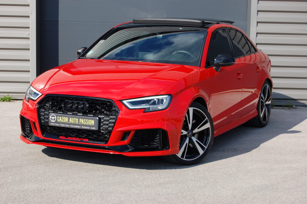 Audi RS3 Berline 2.5 TFSI 400 ch Quattro S tronic — vue trois-quarts avant