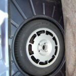 Volkswagen Golf 1 GTI 1800 DX Plus Pirelli — roue de secours