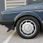 Volkswagen Golf 1 GTI 1800 DX Plus Pirelli — jante Pirelli avant opposée