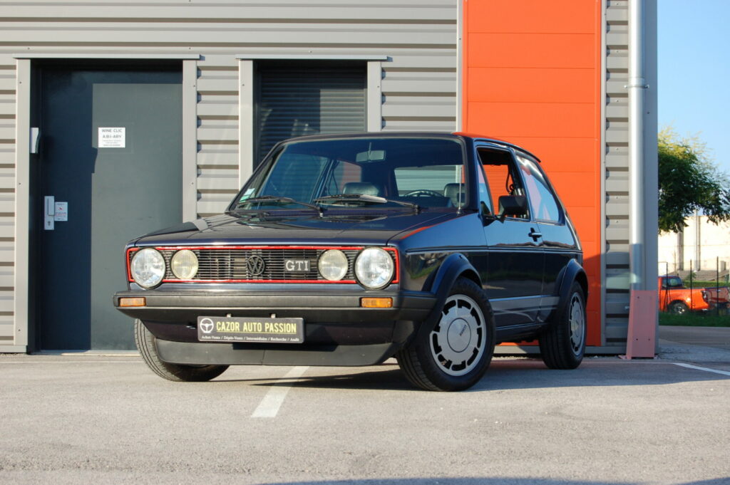 Volkswagen Golf 1 GTI 1800 DX Plus Pirelli — vue trois-quarts avant