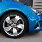 Opel Astra GTC OPC 2.0 Turbo 280 ch — jante avant