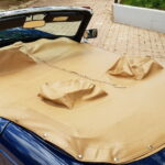 Triumph TR6 2.5 — Triple carburateurs — 1973 — tonneau cover