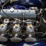Triumph TR6 2.5 — Triple carburateurs — 1973 — moteur, vue complémentaire
