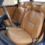 Triumph TR6 2.5 — Triple carburateurs — 1973 — siège conducteur