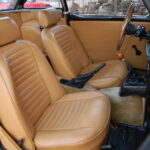Triumph TR6 2.5 — Triple carburateurs — 1973 — habitacle côté passager