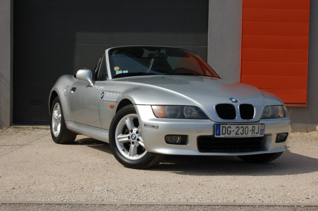 BMW Z3 2.0 Roadster 150 ch — vue trois-quarts avant