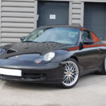 Porsche 911 type 996 Carrera 3.4 300 ch — vue trois-quarts avant