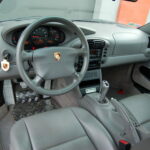 Porsche 911 type 996 Carrera 3.4 300 ch — poste de conduite