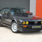 Alfa Romeo Alfetta GTV 2.0 Production — n°163/300 — vue trois-quarts avant opposée