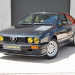 Alfa Romeo Alfetta GTV 2.0 Production — n°163/300 — vue trois-quarts avant