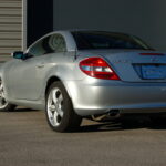 Mercedes SLK 350 Edition 10 7G-Tronic 272 ch — vue trois-quarts arrière opposée