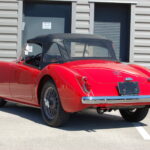 MG MGA 1600 MK1 Cabriolet — vue trois-quarts arrière avec capote