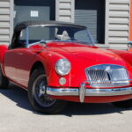 MG MGA 1600 MK1 Cabriolet — vue trois-quarts avant opposée