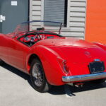 MG MGA 1600 MK1 Cabriolet — vue trois-quarts arrière décapotée