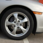 Porsche Boxster 986 2.7 220 ch — jante avant opposée
