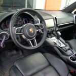 Porsche Cayenne S V6 3.0 Diesel 262 ch Tiptronic — poste de conduite