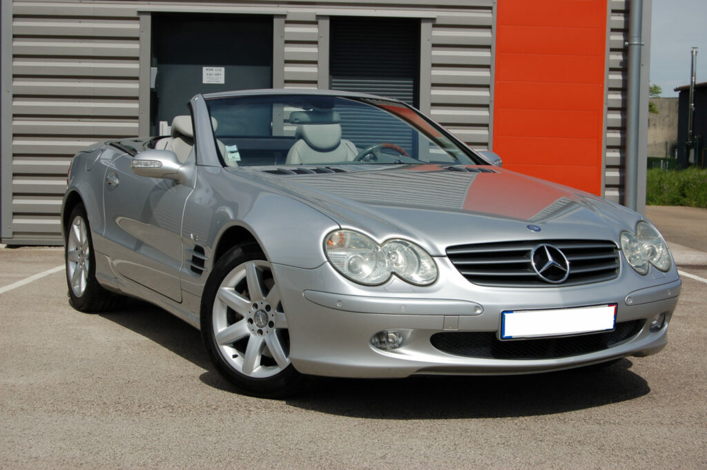 Mercedes SL 500 (R230) 306 ch BVA — vue trois-quarts avant décapotée