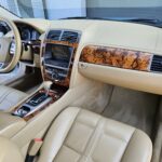 Jaguar XK Coupé V8 4.2 306 ch BVA6 — tableau de bord et console
