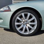 Jaguar XK Coupé V8 4.2 306 ch BVA6 — jante avant opposée