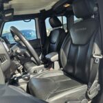 Jeep Wrangler Unlimited Sahara V6 3.6 285 ch Pentastar BVA — siège conducteur