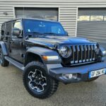 Jeep Wrangler Unlimited Rubicon 4xe 2.0 T 380 ch PHEV BVA8 — vue trois-quarts avant opposée
